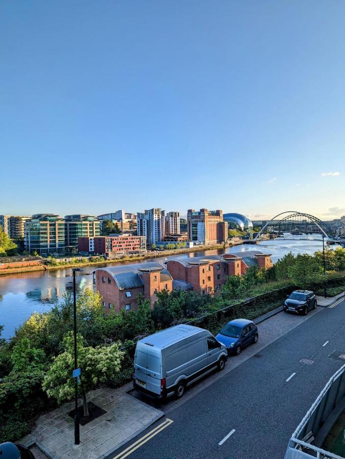 Quayside Apartment With Riverside Views & Parking Ньюкасл-апон-Тайн Екстер'єр фото